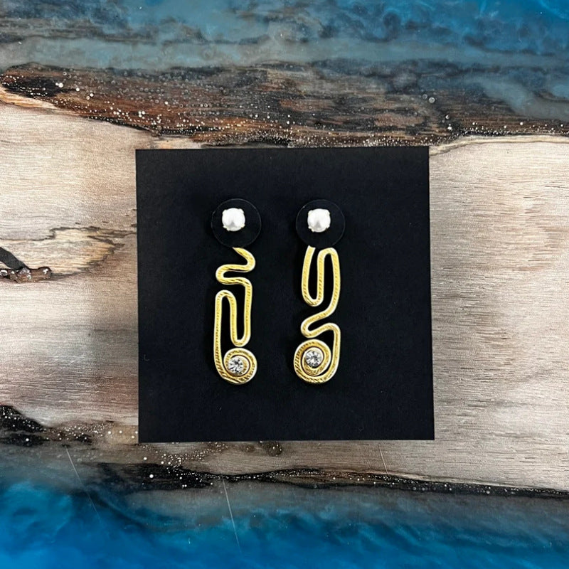 Stunning Pearl Earring for Daily Wear