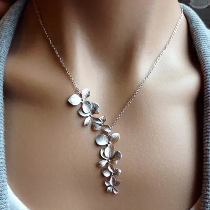 Beautiful Silver Necklace with Unique Style